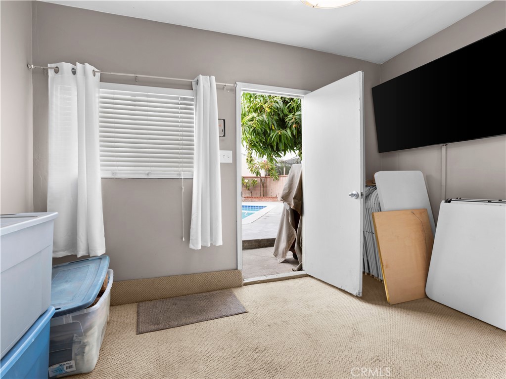9708 Pomering Property Photo 28