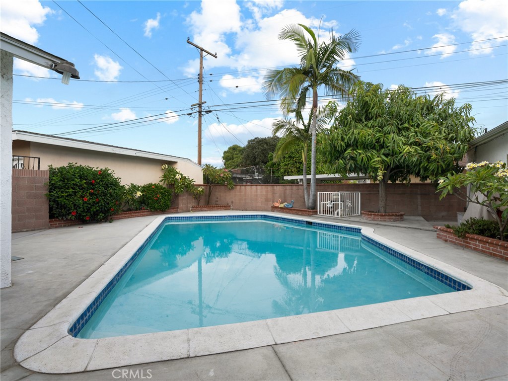 9708 Pomering Property Photo 29