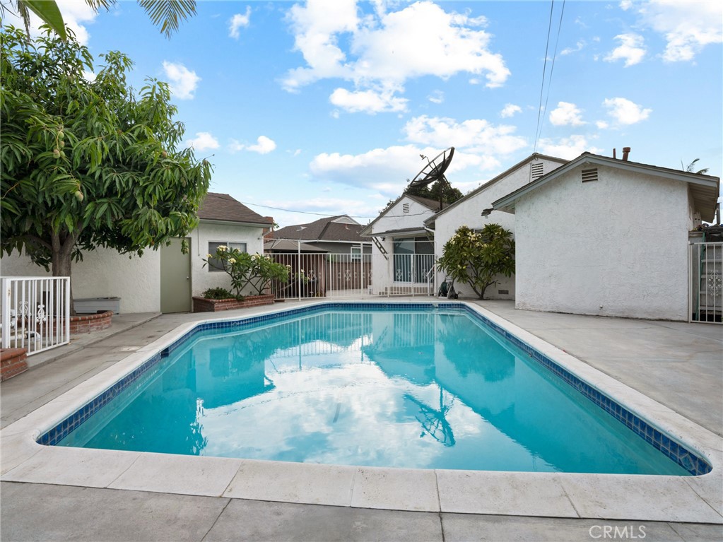 9708 Pomering Property Photo 30