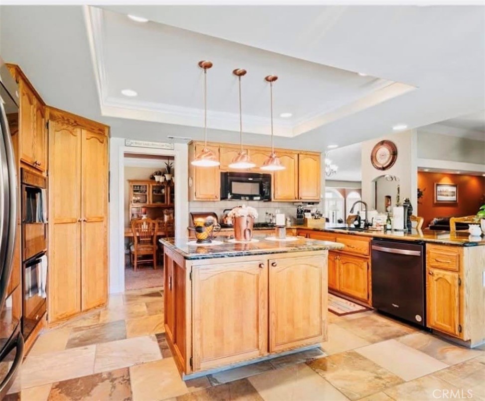 19040 Seaforth Street Property Photo 3