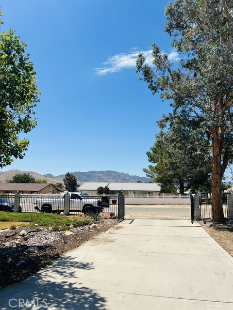 19040 Seaforth Street Property Photo 10