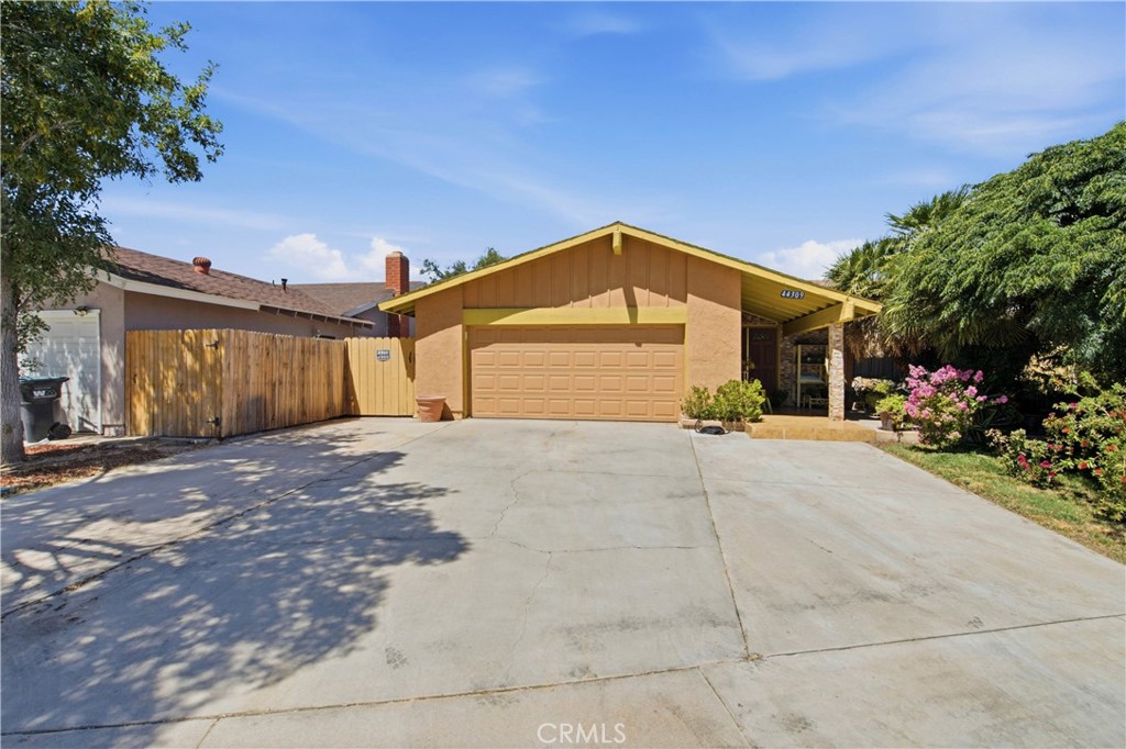 44309 Andale Avenue Property Photo 3