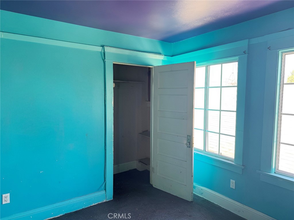 1749 W 49th Property Photo 22