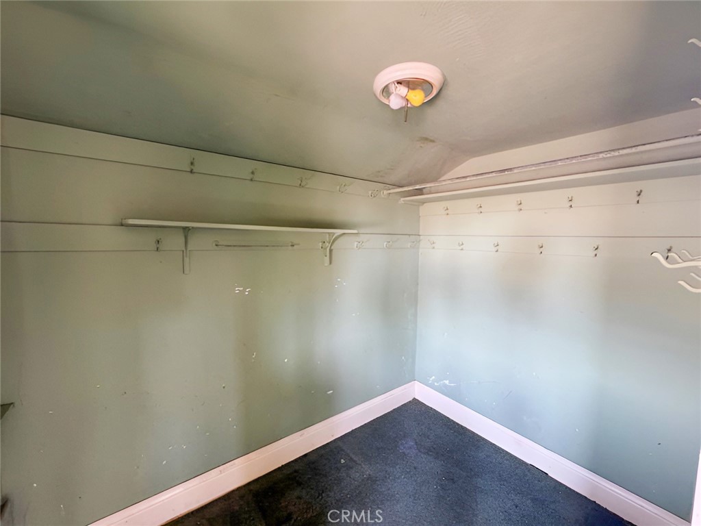 1749 W 49th Property Photo 31