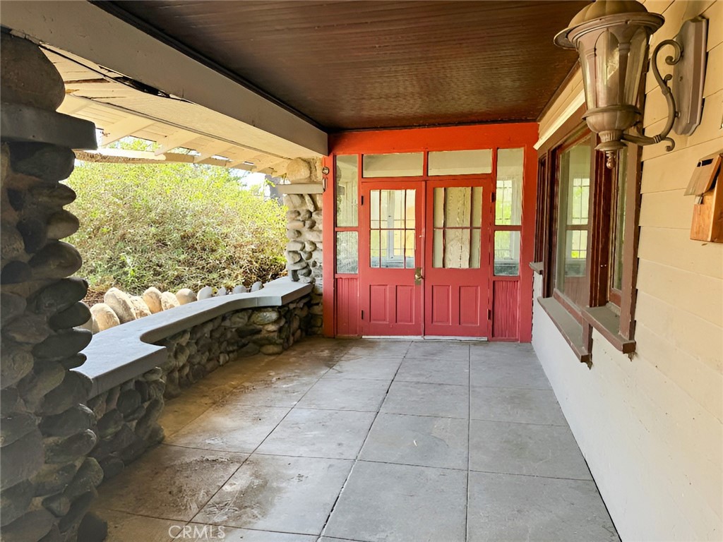 1749 W 49th Property Photo 33