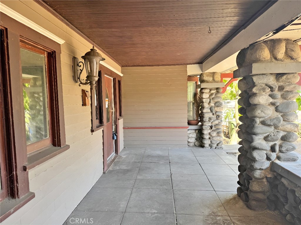 1749 W 49th Property Photo 34