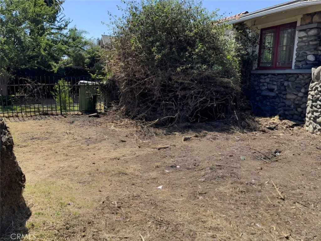1749 W 49th Property Photo 39