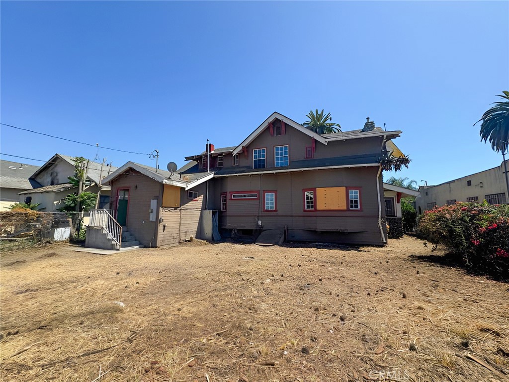 1749 W 49th Property Photo 46