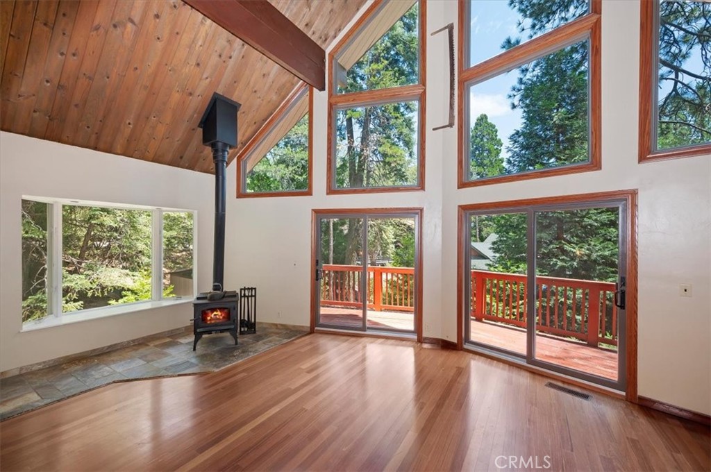 27302 Pinewood Property Photo 6