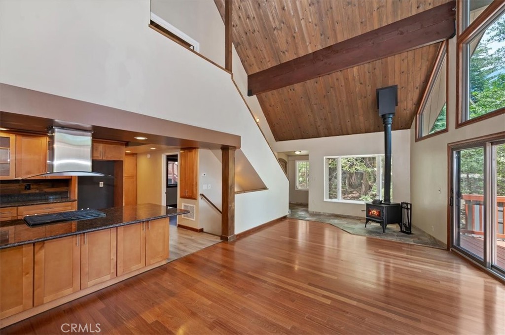 27302 Pinewood Property Photo 8
