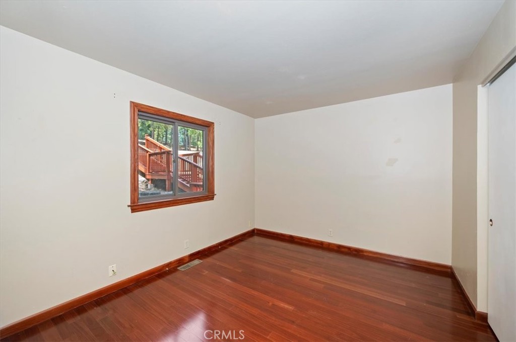 27302 Pinewood Property Photo 14