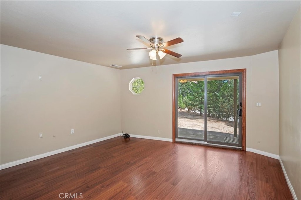 27302 Pinewood Property Photo 19