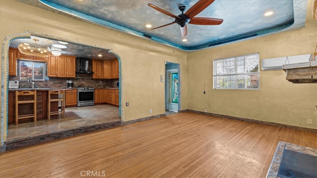 9501 Baird Ave Property Photo 6