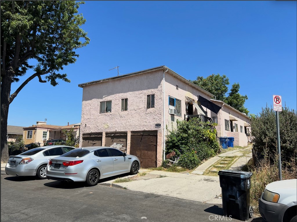 2737 Pomeroy St Property Photo 2