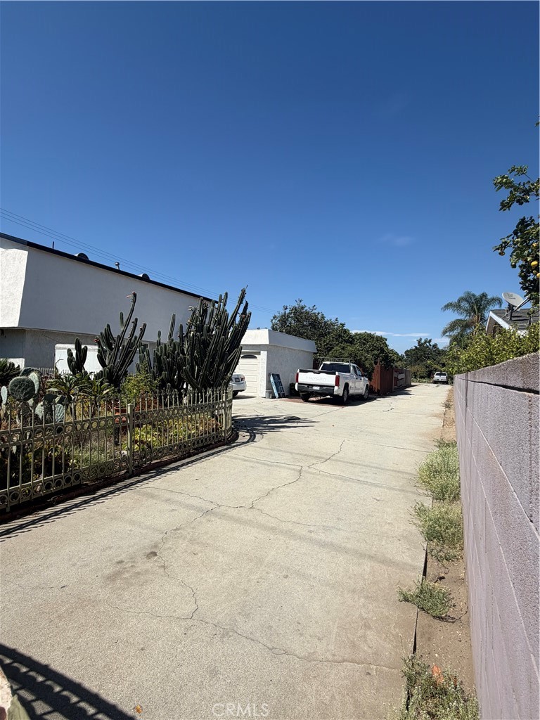 12407 Elliott Ave Property Photo 4