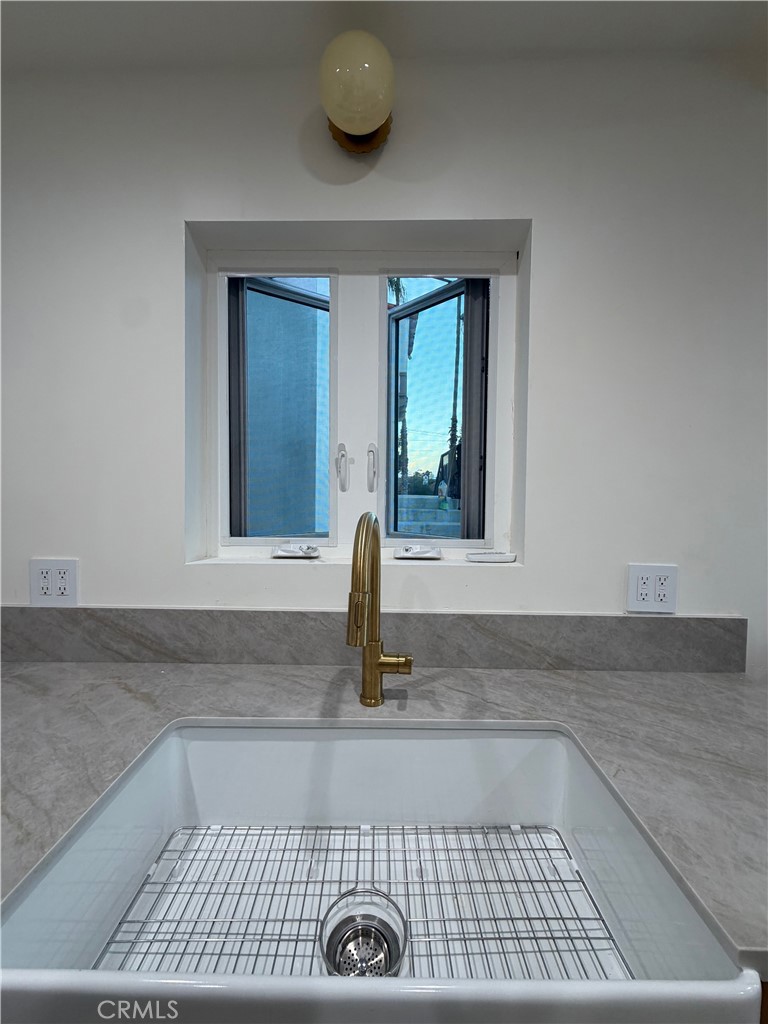 3454 W 48th Street Property Photo 5