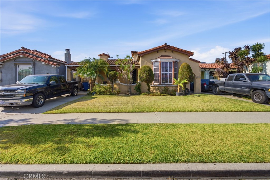 1308 W 82nd Street Property Photo