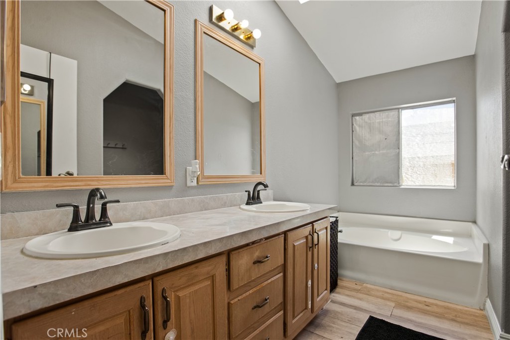 21217 Washington Ave Spc 18 Property Photo 11