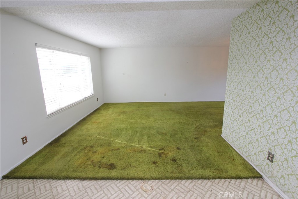 13411 Milan Property Photo 4