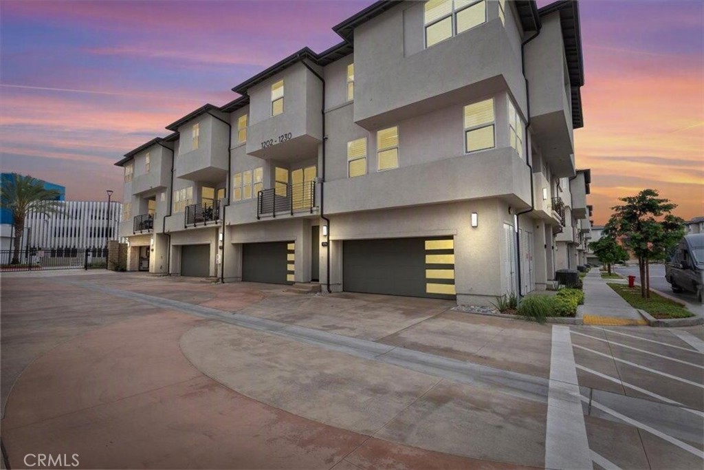 1206 W Cara Property Photo 1