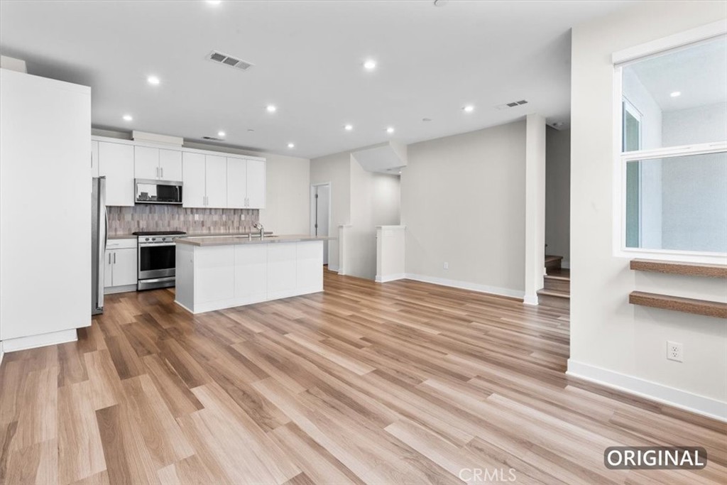 1206 W Cara Property Photo 17