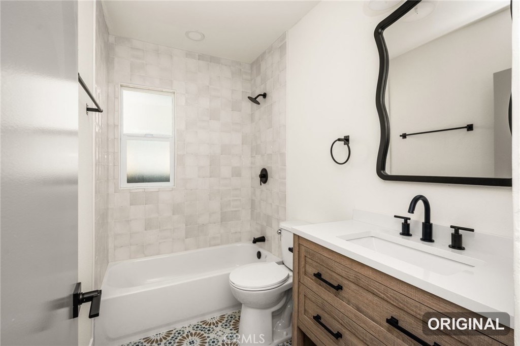 1510 W 65th Place Property Photo 16