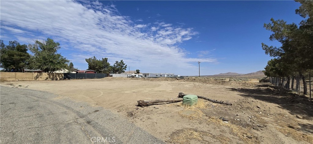 17900 Mossdale Avenue Property Photo 4