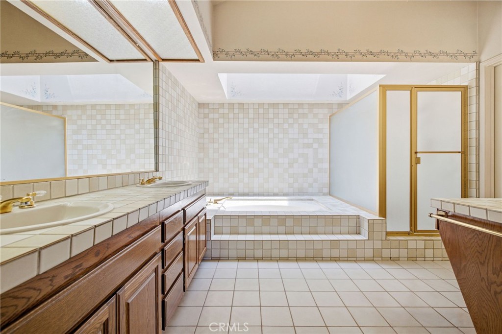 23021 Tiagua Property Photo 33