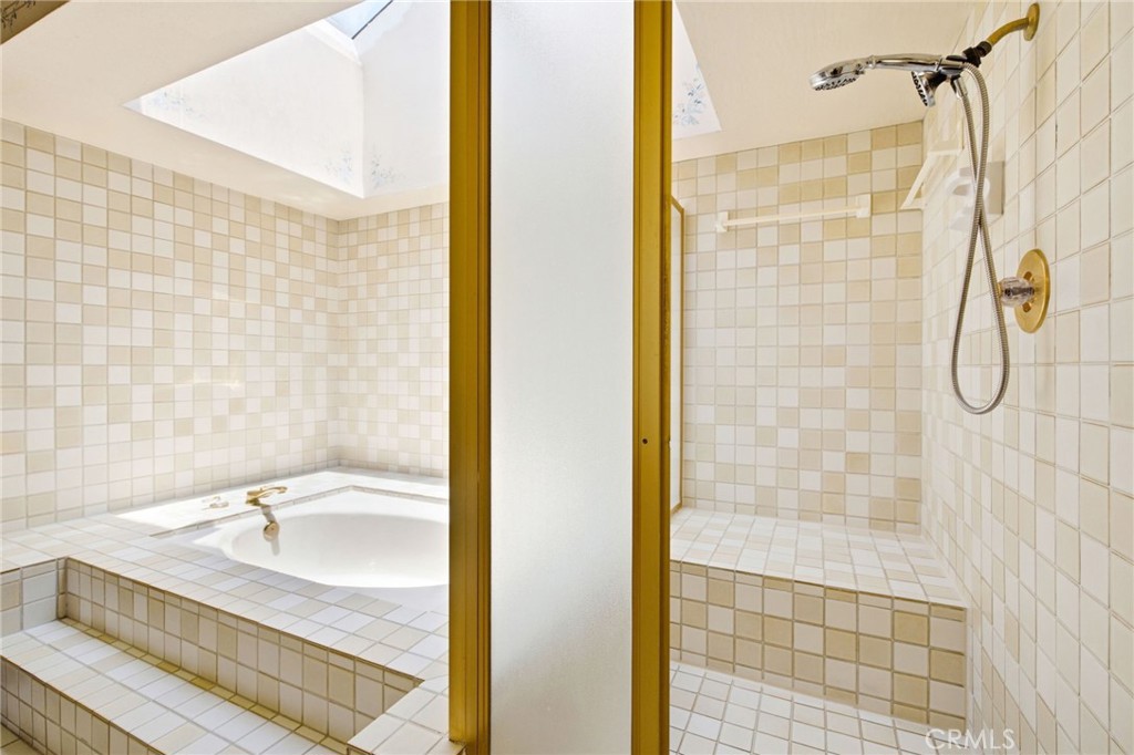 23021 Tiagua Property Photo 34