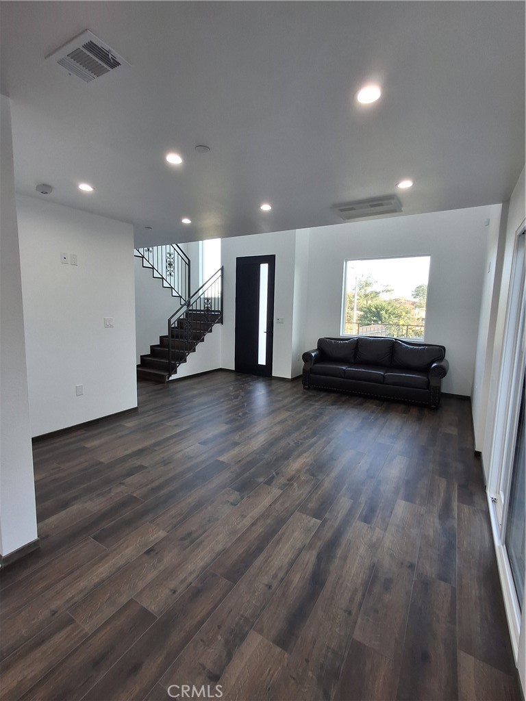 16620 Forrest Avenue Property Photo 8