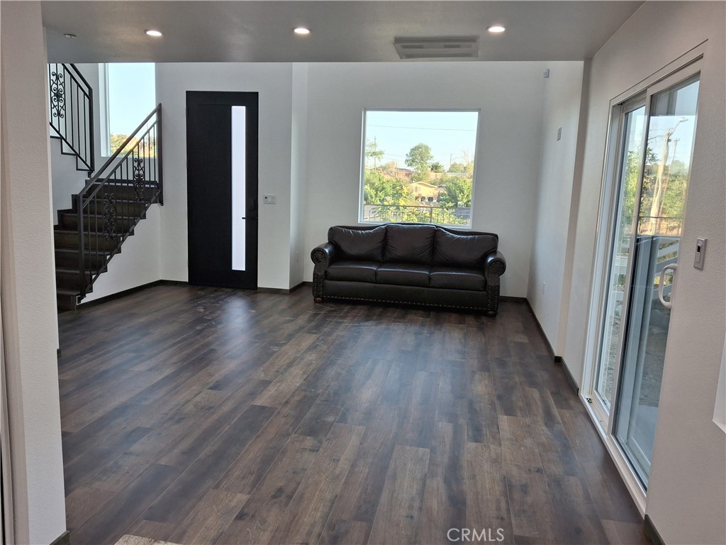 16620 Forrest Avenue Property Photo 9