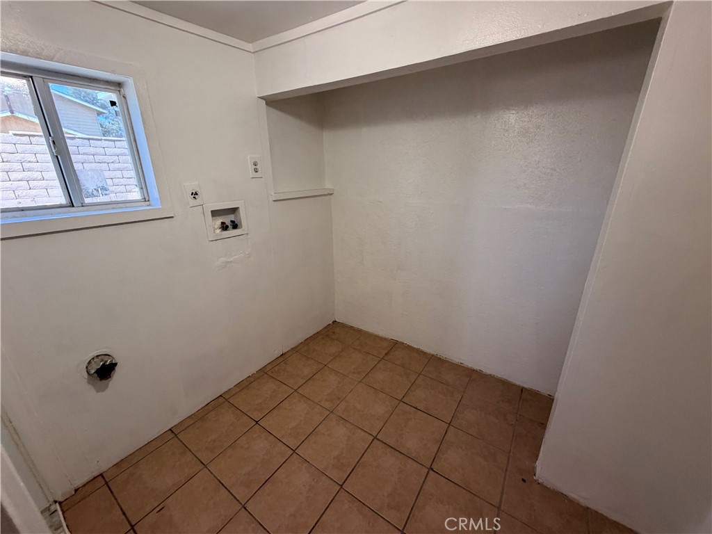 36528 Irwin B Property Photo 8