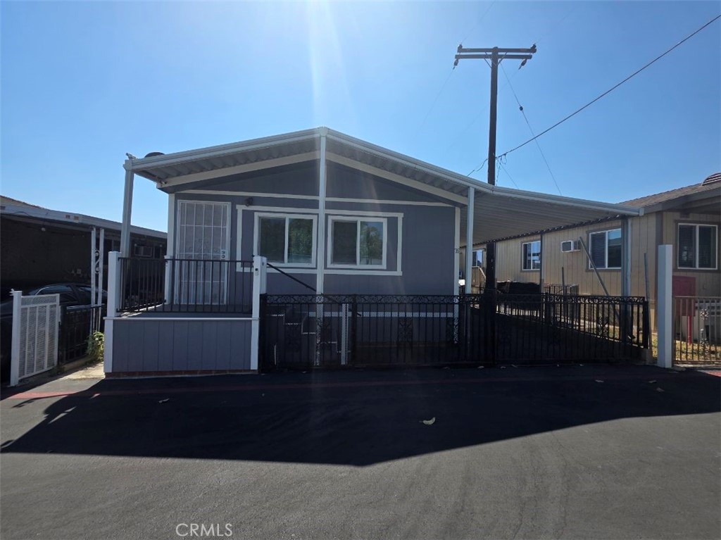 4300 Holt 76 Property Photo 1
