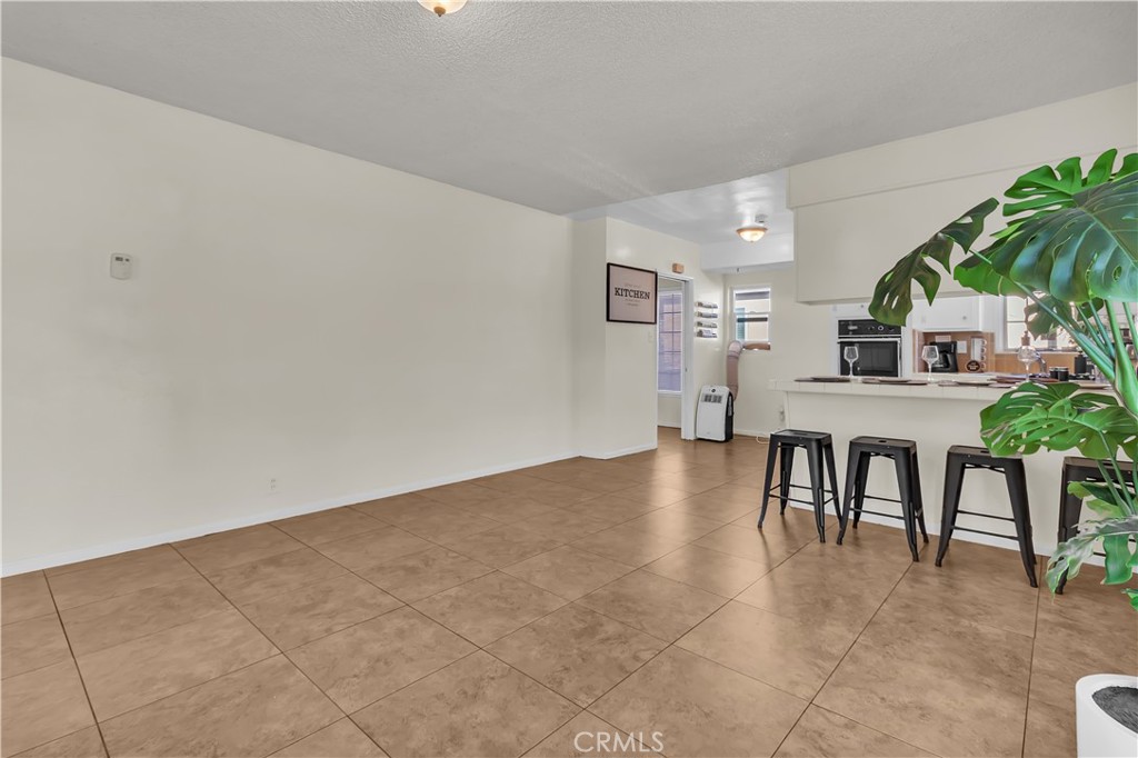 2714 W Tichenor Property Photo 14