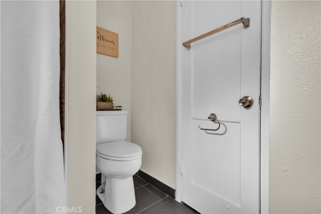 2714 W Tichenor Property Photo 18