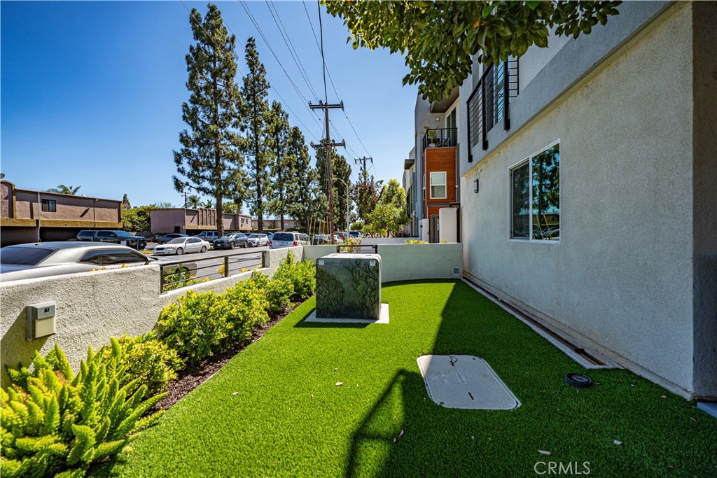 7960 Telegraph Property Photo 57