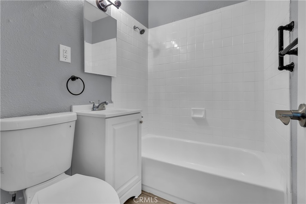 4156 Dwight Property Photo 16