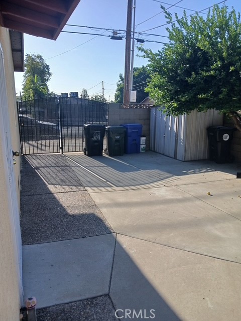 344 N Lilac Avenue Property Photo 4