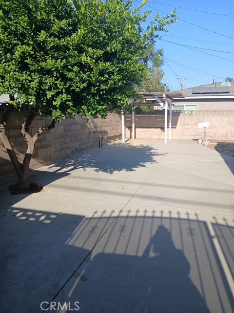 344 N Lilac Avenue Property Photo 5