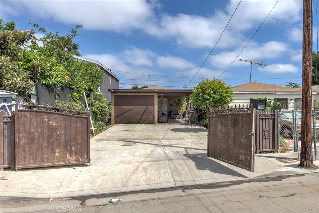 2019 E Shauer Property Photo 3