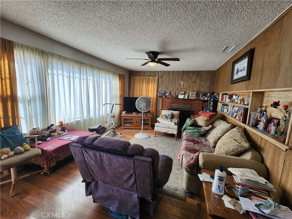 11922 Olive Property Photo 2