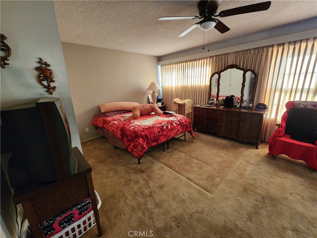 11922 Olive Property Photo 3