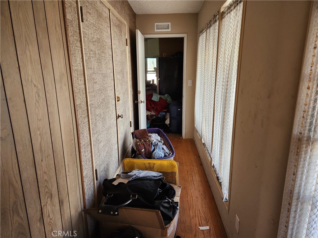11922 Olive Property Photo 5