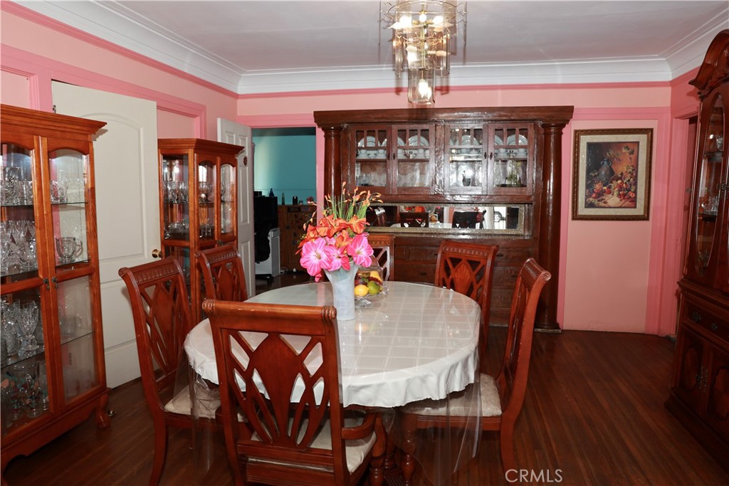 4131 S Hobart Boulevard Property Photo 11