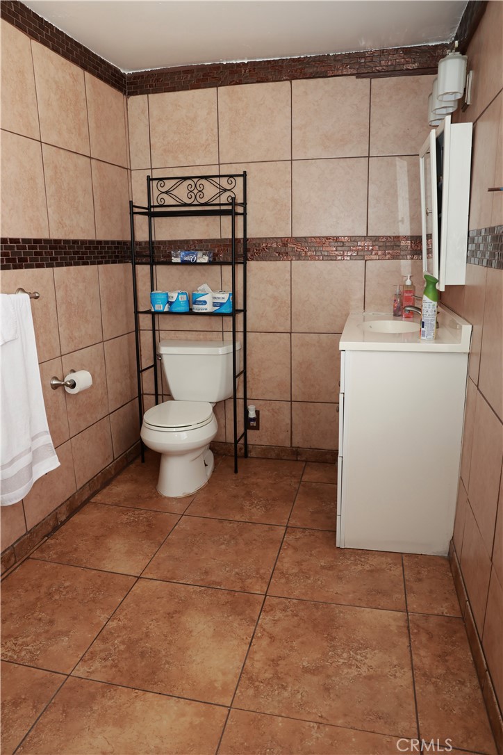 4131 S Hobart Boulevard Property Photo 14