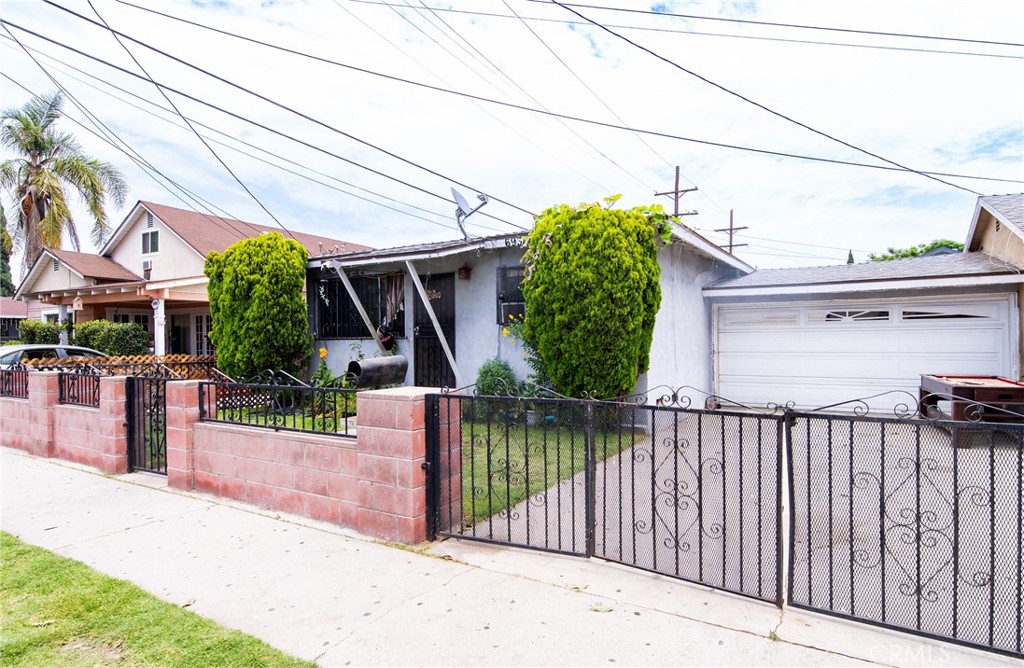 6938 Purdy Avenue Property Photo 3