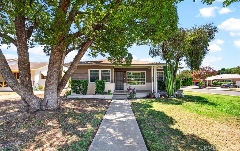 2045 Crestview Avenue Property Photo 1