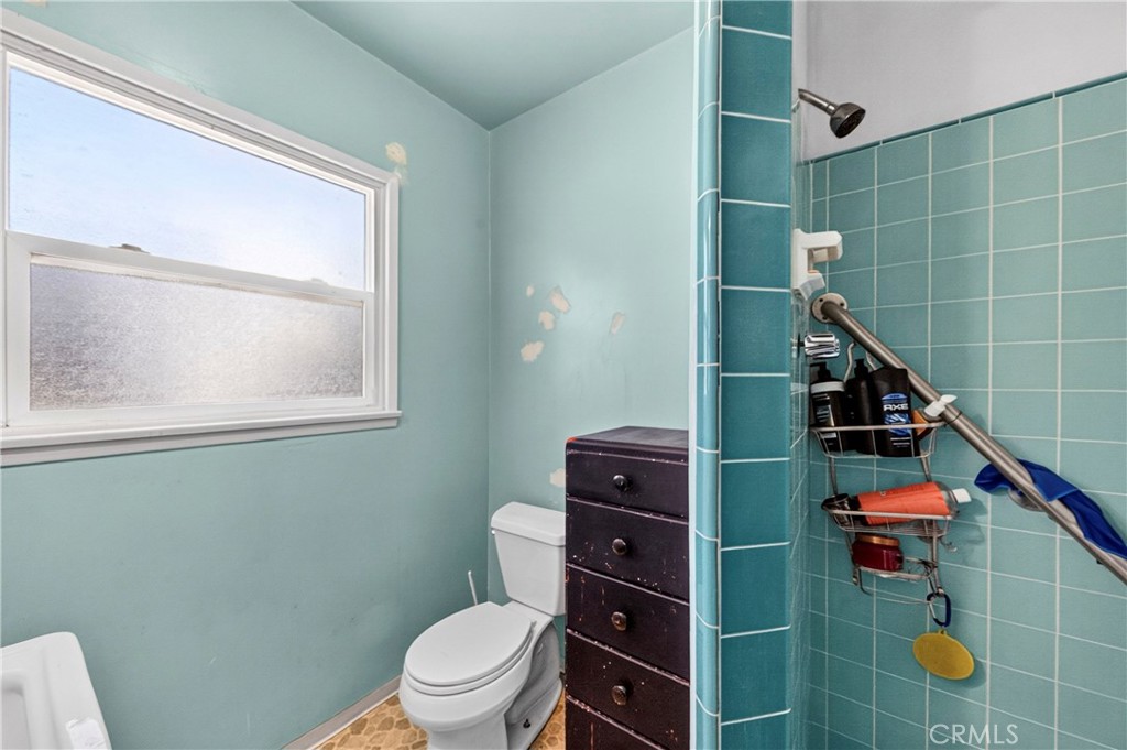 2045 Crestview Avenue Property Photo 8