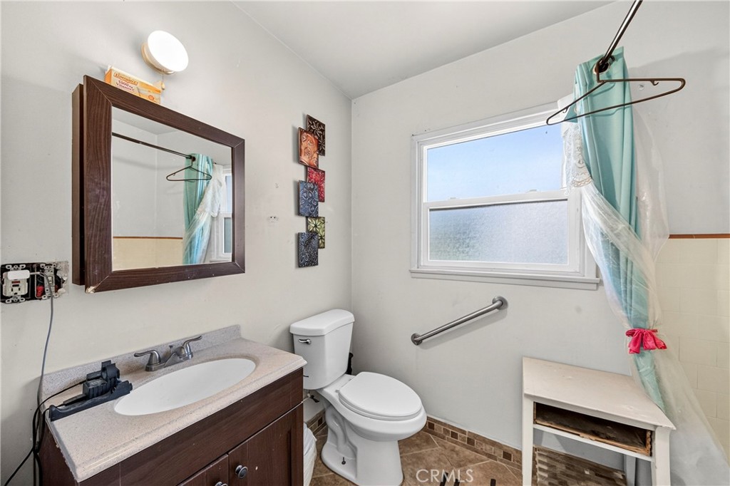 2045 Crestview Avenue Property Photo 10