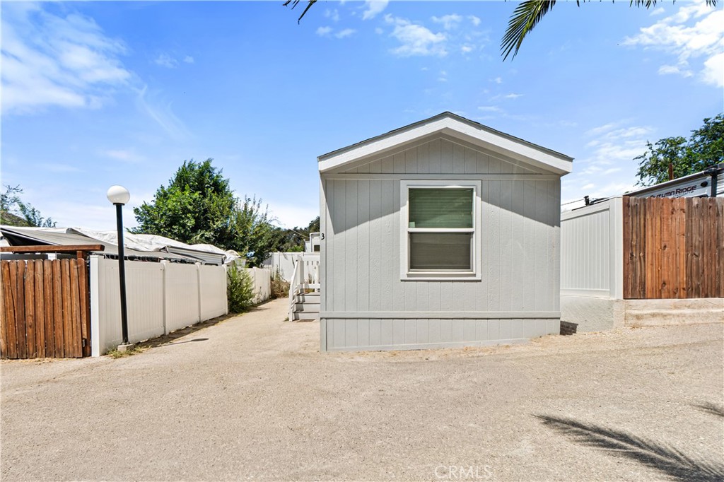 12741 Sierra Highway 3 Property Photo 1